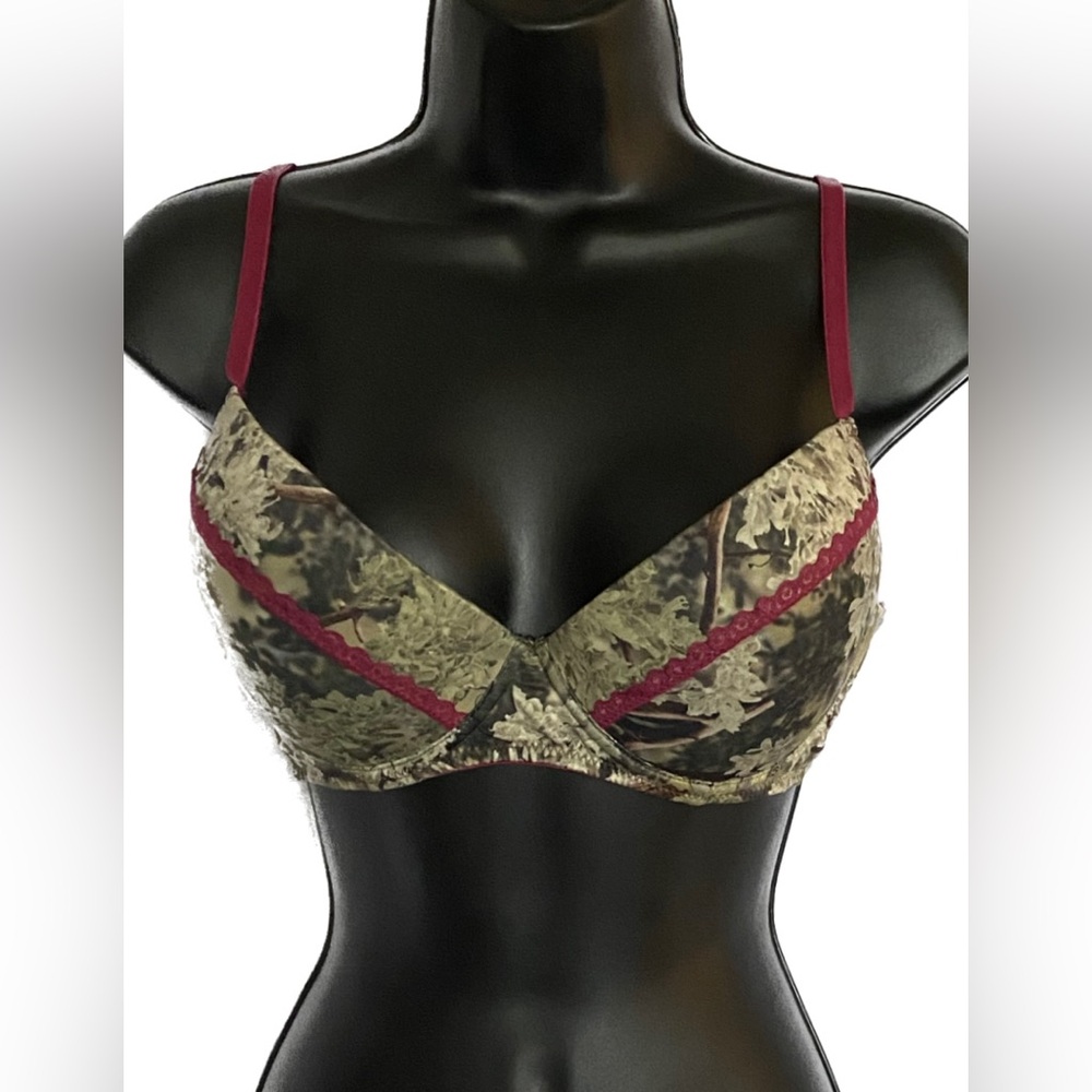 NWOT Wilderness Dreams CAMO/WINE, 38C *P1063